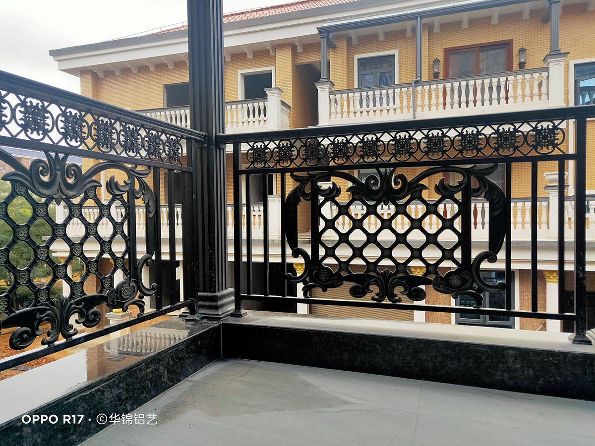 阳台栏杆