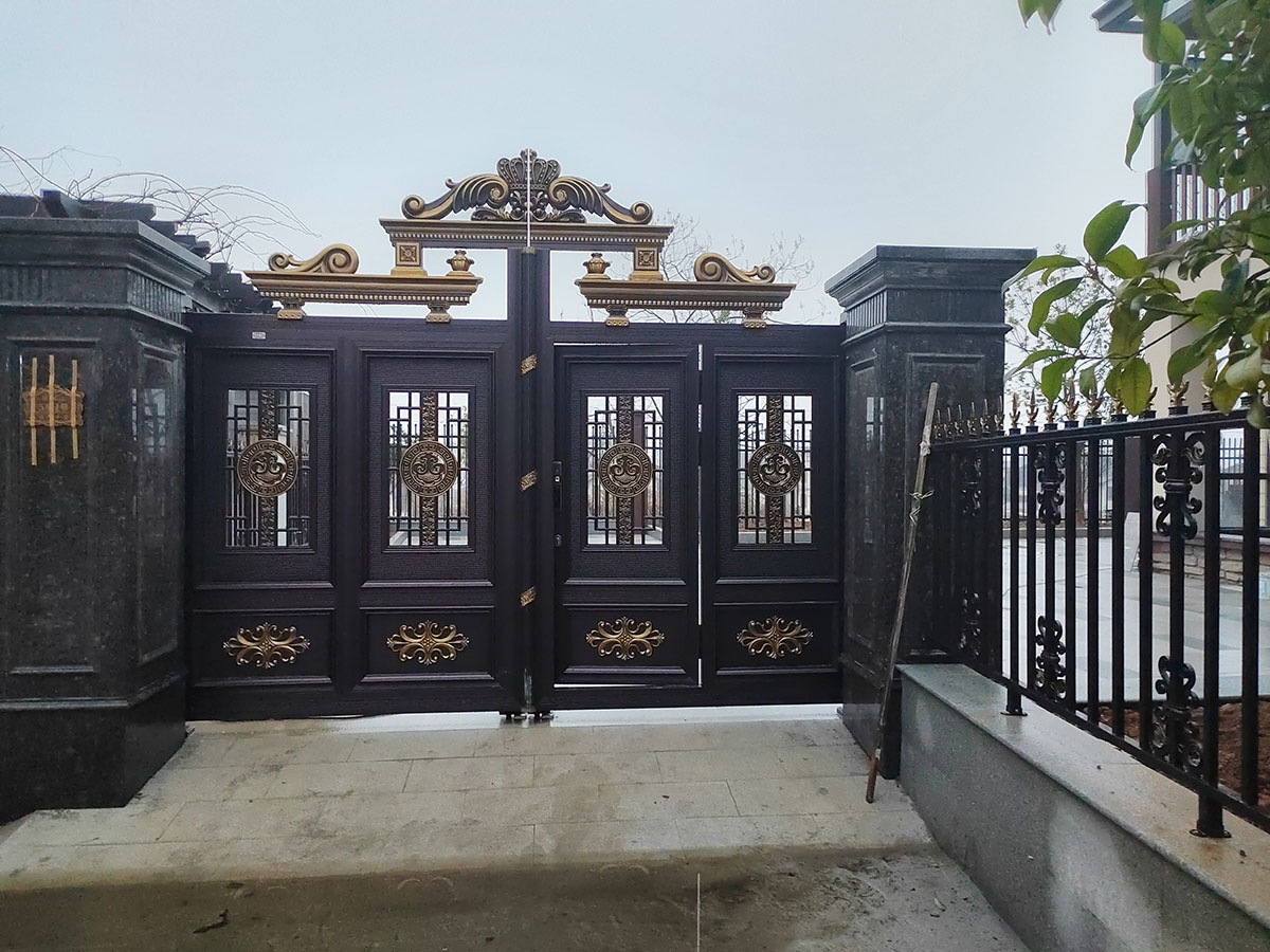 铁艺大门的来源及特点